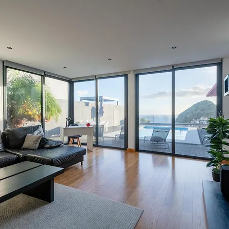 Villa Oceanfront With Private Pool Breathtaking Sunsets In Madeira Tabua (Madeira)