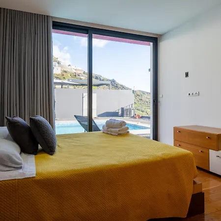 Oceanfront With Private Pool Breathtaking Sunsets In Madeira