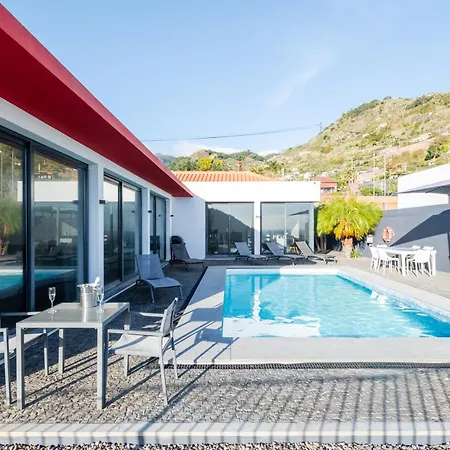 Oceanfront With Private Pool Breathtaking Sunsets In Madeira Tabua (Madeira)