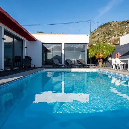Oceanfront With Private Pool Breathtaking Sunsets In Madeira Tabua (Madeira)