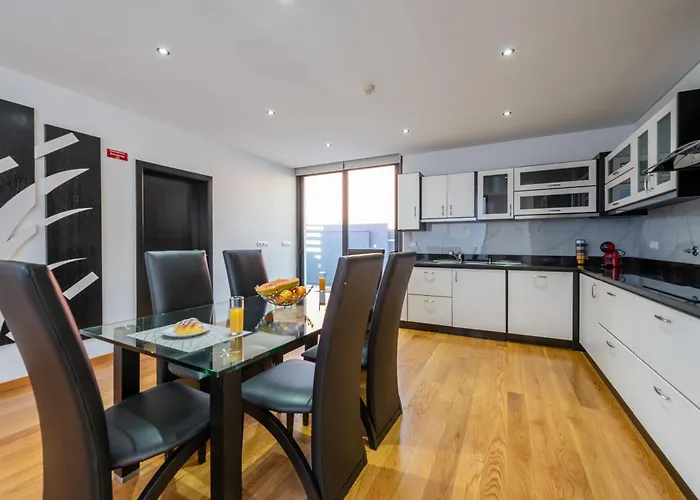 Oceanfront With Private Pool Breathtaking Sunsets In Madeira Villa Tabua (Madeira)