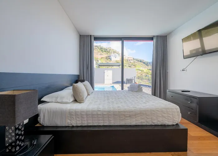 Oceanfront With Private Pool Breathtaking Sunsets In Madeira