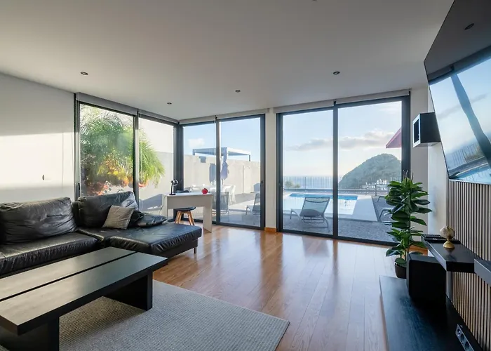 Villa Oceanfront With Private Pool Breathtaking Sunsets In Madeira Tabua (Madeira)