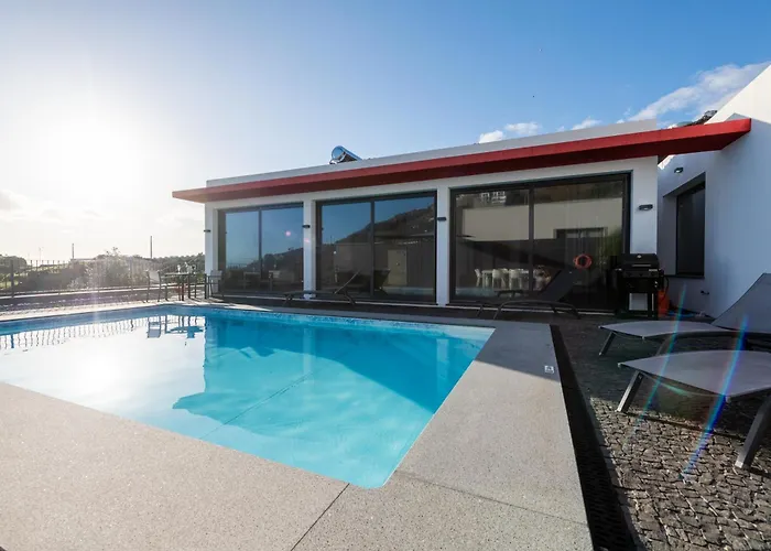 Oceanfront With Private Pool Breathtaking Sunsets In Madeira Villa Tabua (Madeira)