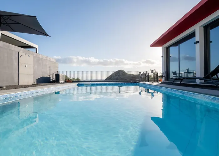 Oceanfront With Private Pool Breathtaking Sunsets In Madeira Tabua (Madeira)