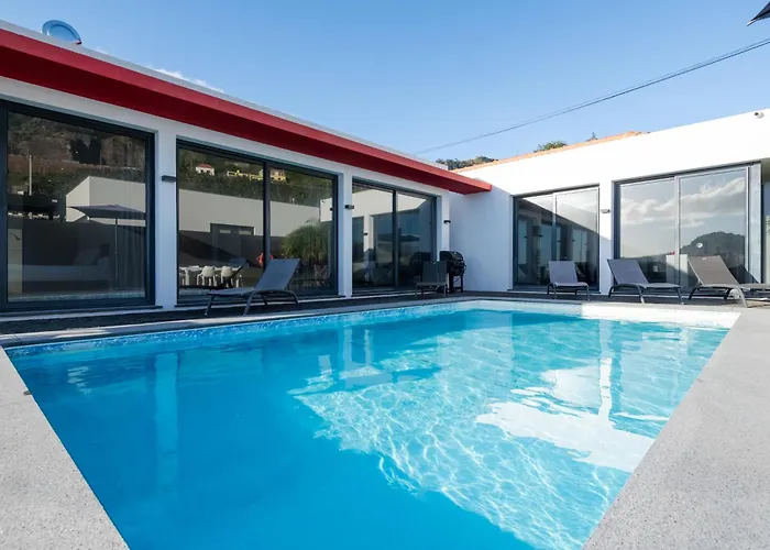 Oceanfront With Private Pool Breathtaking Sunsets In Madeira Tabua (Madeira)