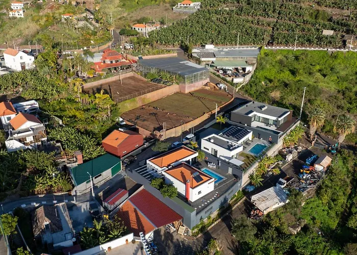 Oceanfront With Private Pool Breathtaking Sunsets In Madeira Tabua (Madeira)