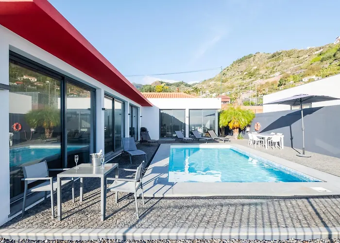 Oceanfront With Private Pool Breathtaking Sunsets In Madeira Tabua (Madeira)