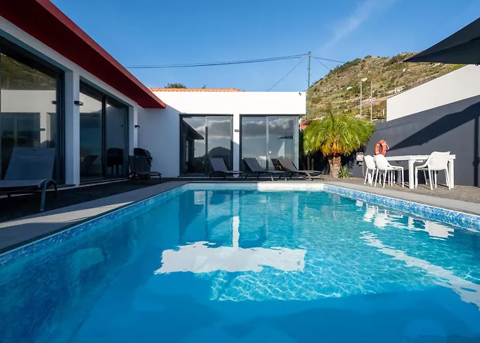 Oceanfront With Private Pool Breathtaking Sunsets In Madeira Tabua (Madeira)